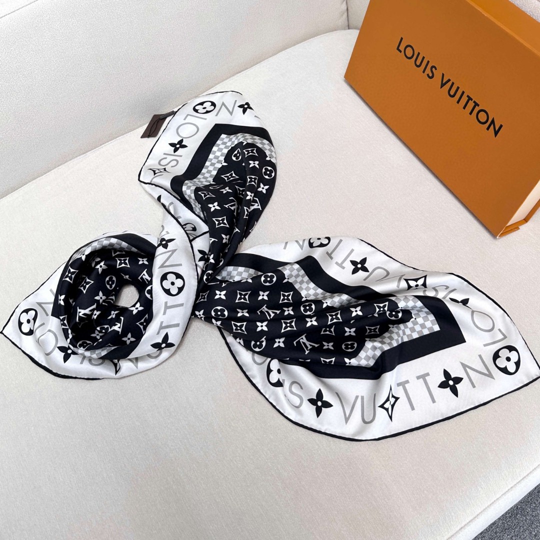 18姆米双面 16姆米单面
绝美🖤专属LV丝巾，本年度最美的丝巾🖤
最最最上好的真丝,柔软细腻丝滑才是
