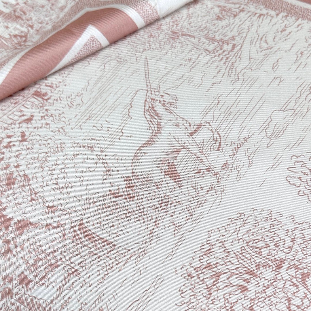 
𝐃𝐈𝐎𝐑 𝟐𝟓早春新款《苏格兰茹伊丝巾》
Size：90x90cm 100%真丝斜纹绸 16mm原单克