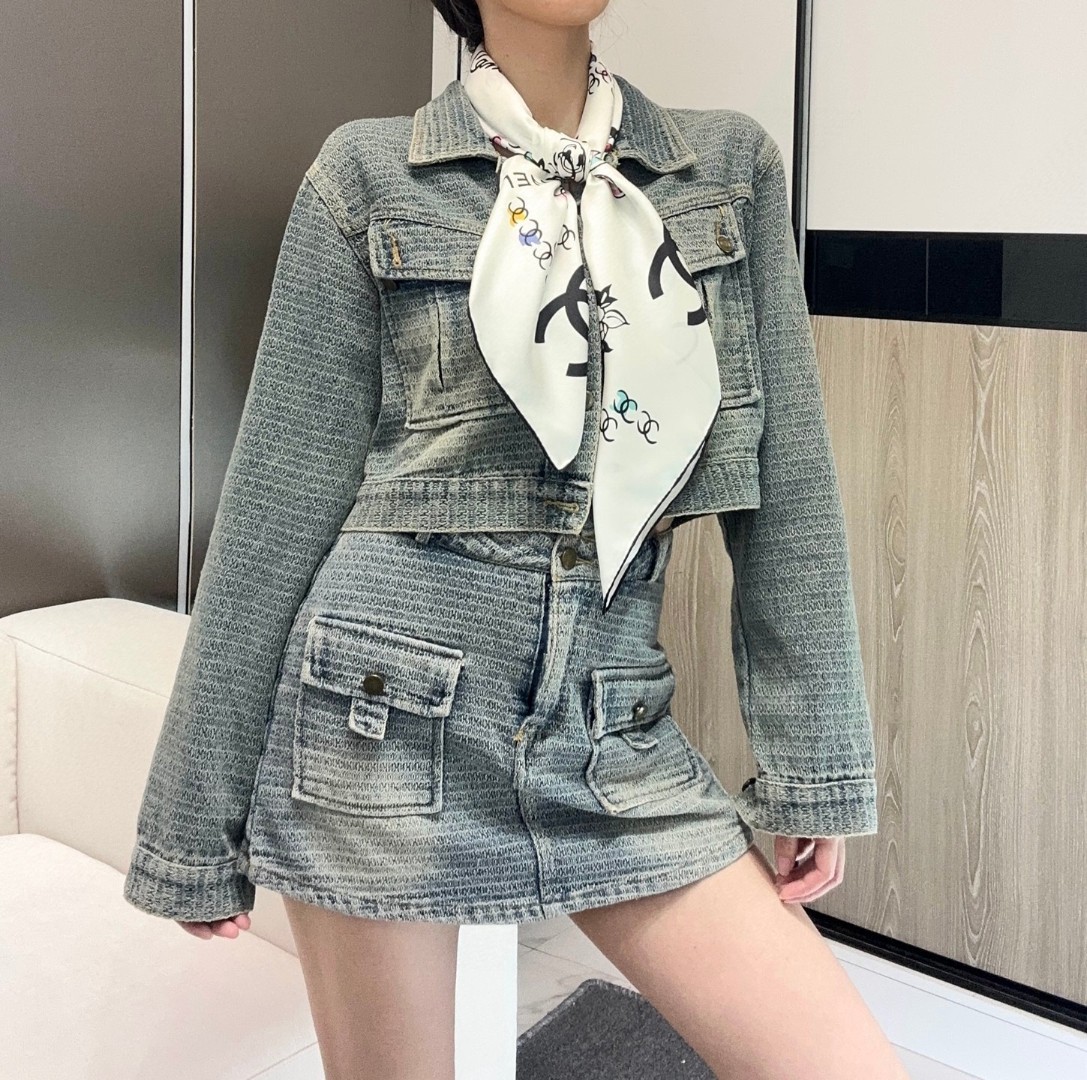 ๐ช๐๐๐๐๐ โขใๅCๆถ้ธฆ้
้ฅฐใ็ฝ่ฒ
Size๏ผ90x90cm 100%็ไธๆ็บน,18mmๅๅๅ
้๏ผ็ฒพ