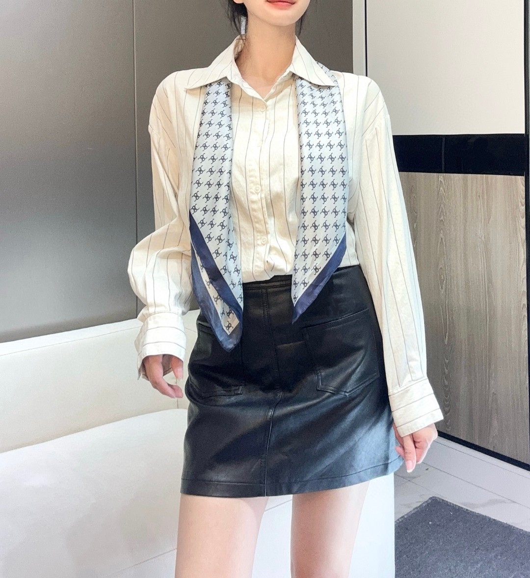 【▪真丝上新🆕……️ 惊艳！😘🔥披着围着都美的~让人过目不忘！！】Celine这款出来的效果真的，一秒美