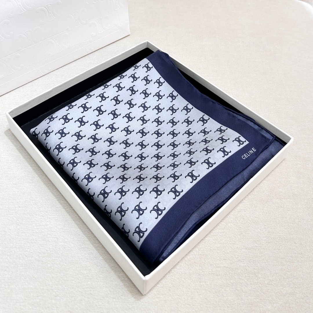 【▪真丝上新🆕……️ 惊艳！😘🔥披着围着都美的~让人过目不忘！！】Celine这款出来的效果真的，一秒美