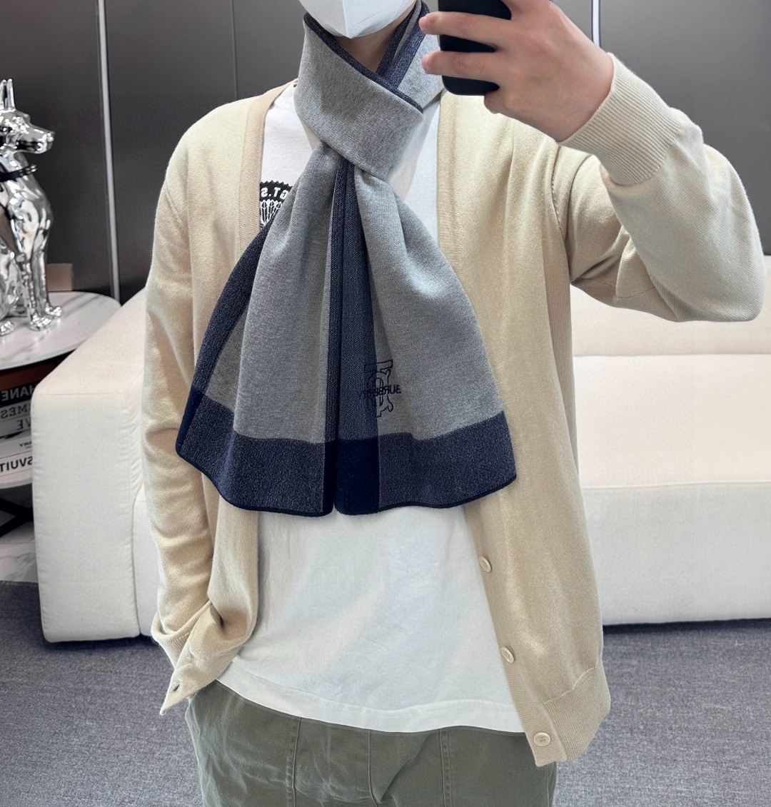  Burberry爆款上新 高端男士围巾👍【TB羊绒格纹】独家牛货🐂  奢华尽在尺寸之间，高端品质‼️具