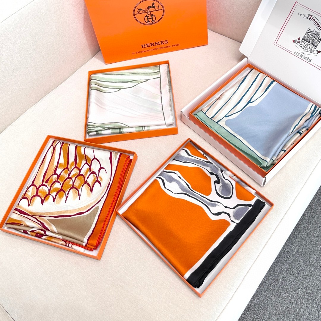 。自由飞马”18mm顶级真丝双面同色90方巾～Hermes 手工卷边斜纹真丝方巾（100%桑蚕丝）。这款