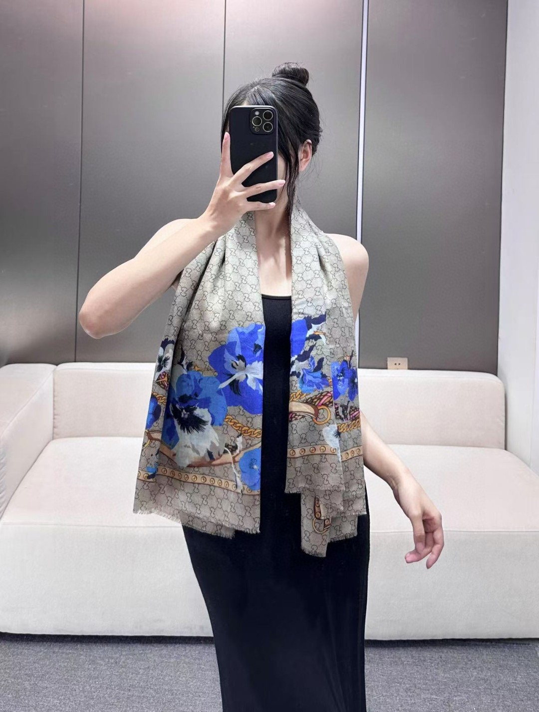  ✨！Gucci经典的双G字母Logo配上花卉元素，由内到外渗透出来的气质！！！骨子里的时髦感，抬人的围