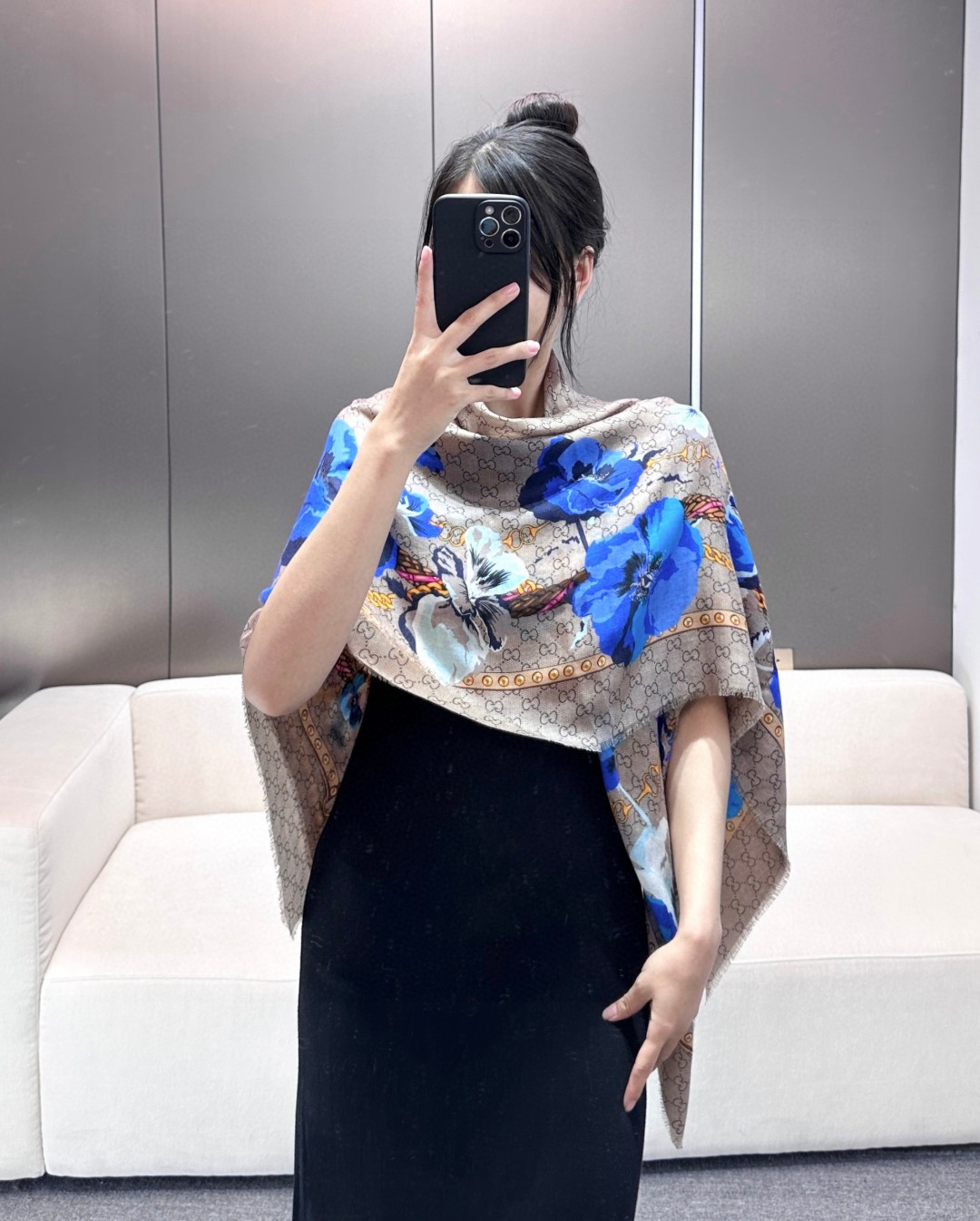  ✨！Gucci经典的双G字母Logo配上花卉元素，由内到外渗透出来的气质！！！骨子里的时髦感，抬人的围