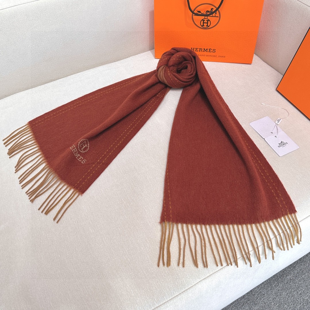 ️  HERMES🧣爱马仕2024巴黎时装展商务男士女士通用双面羊绒披肩。代工厂臻选上乘的超细羊绒纤维 