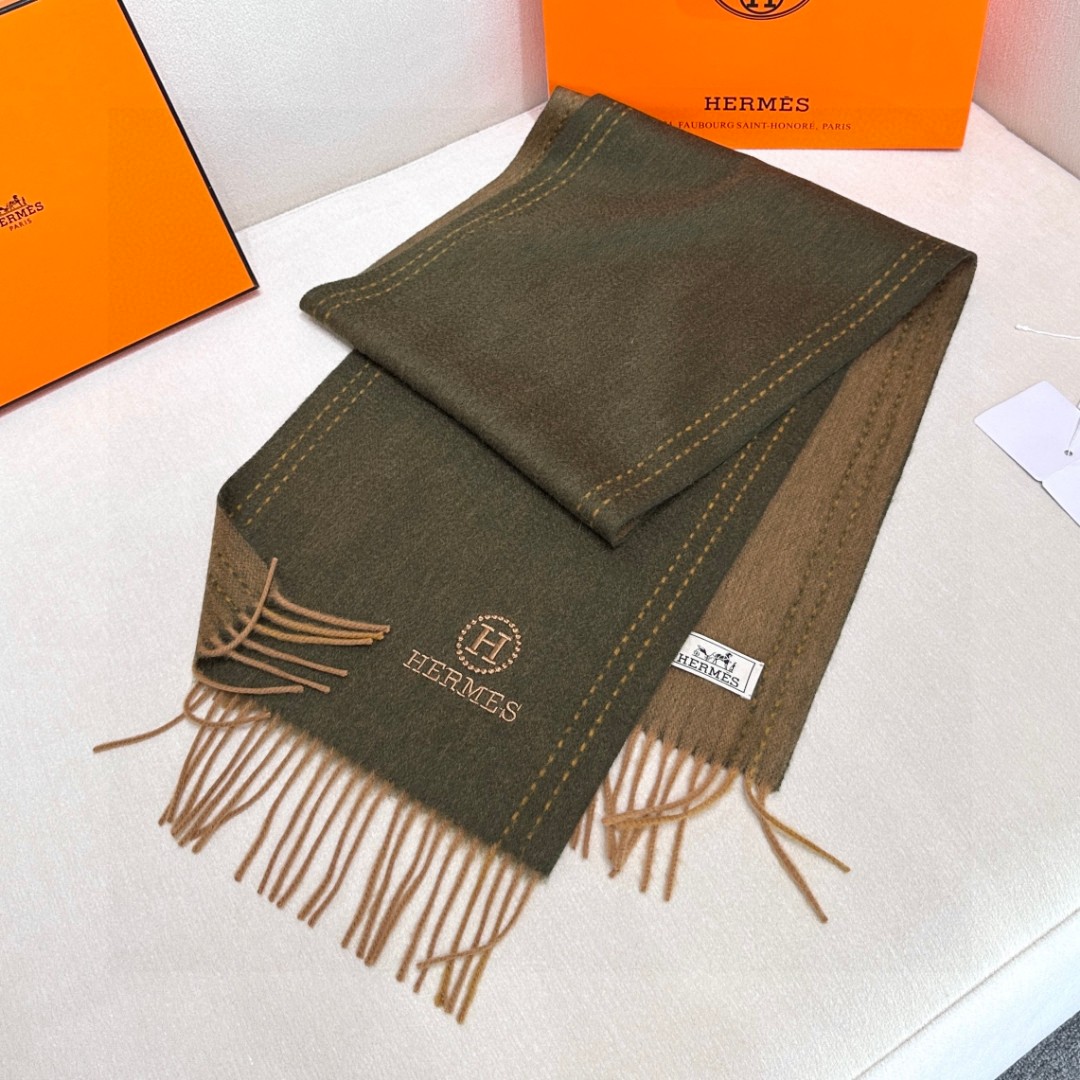 ️  HERMES🧣爱马仕2024巴黎时装展商务男士女士通用双面羊绒披肩。代工厂臻选上乘的超细羊绒纤维 