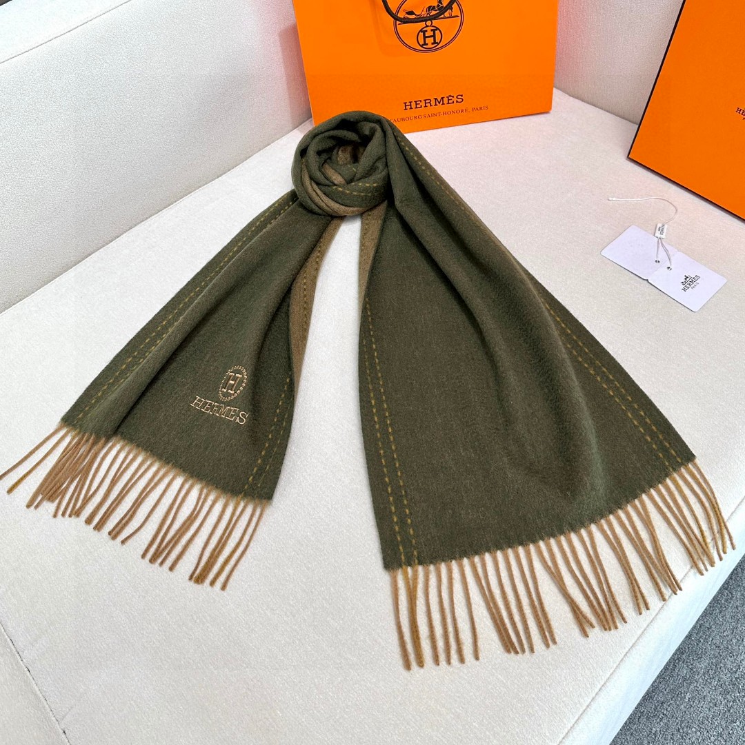 ️  HERMES🧣爱马仕2024巴黎时装展商务男士女士通用双面羊绒披肩。代工厂臻选上乘的超细羊绒纤维 
