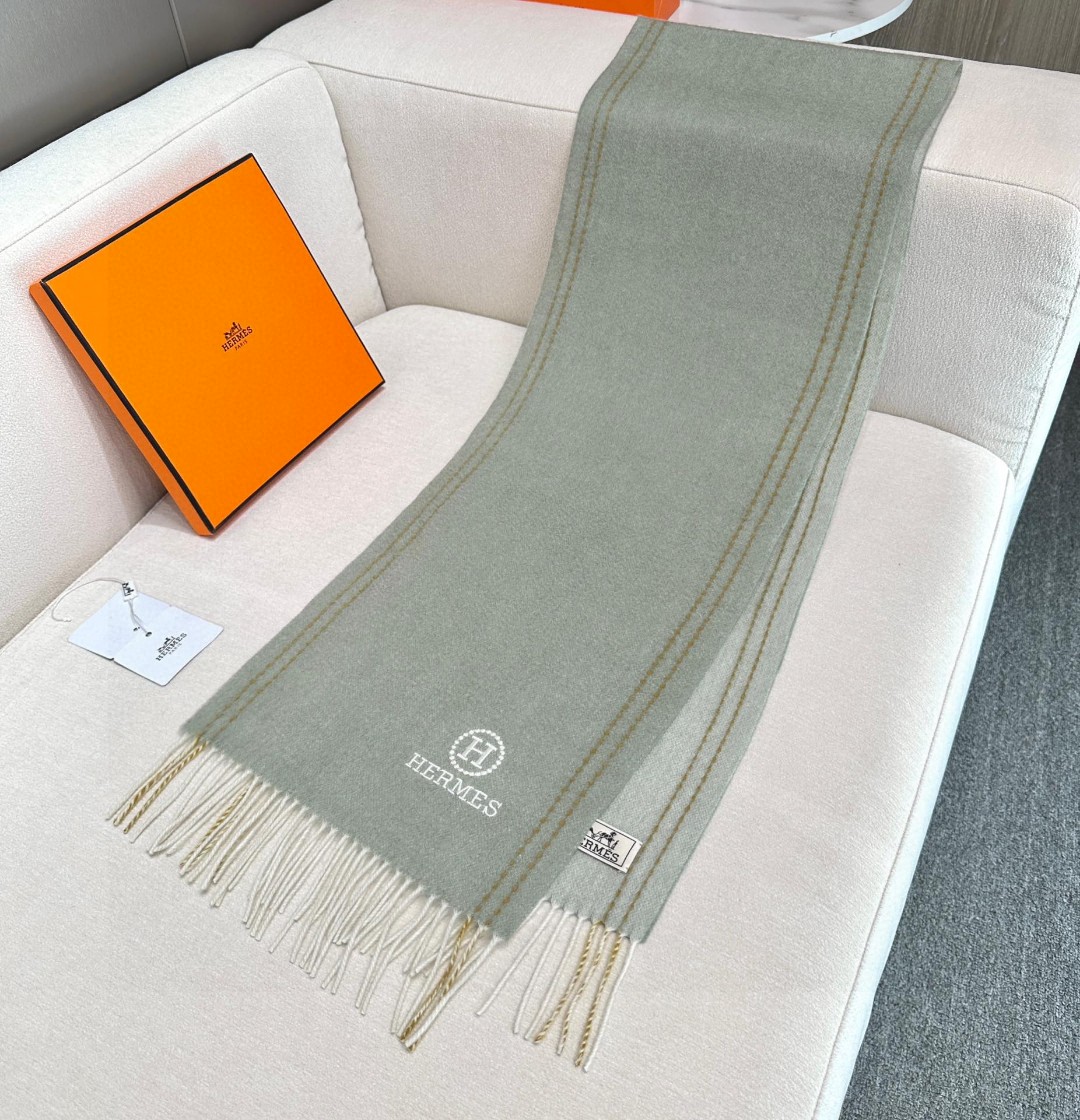 ️  HERMES🧣爱马仕2024巴黎时装展商务男士女士通用双面羊绒披肩。代工厂臻选上乘的超细羊绒纤维 