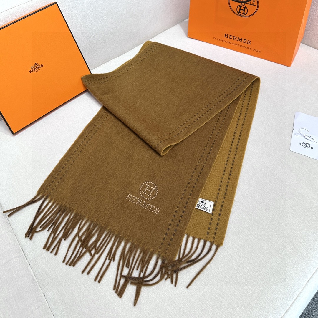️  HERMES🧣爱马仕2024巴黎时装展商务男士女士通用双面羊绒披肩。代工厂臻选上乘的超细羊绒纤维 
