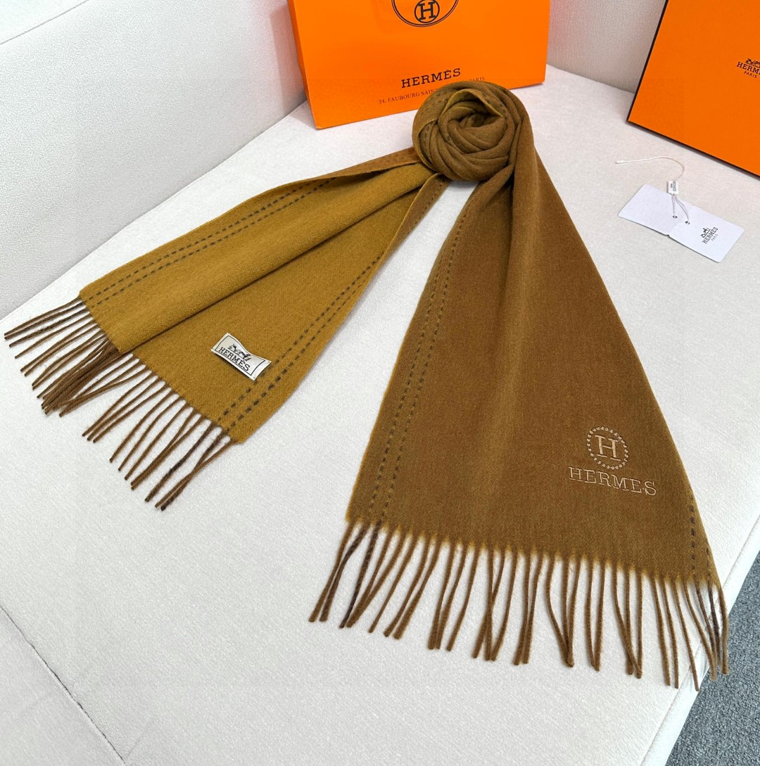 ️  HERMES🧣爱马仕2024巴黎时装展商务男士女士通用双面羊绒披肩。代工厂臻选上乘的超细羊绒纤维 