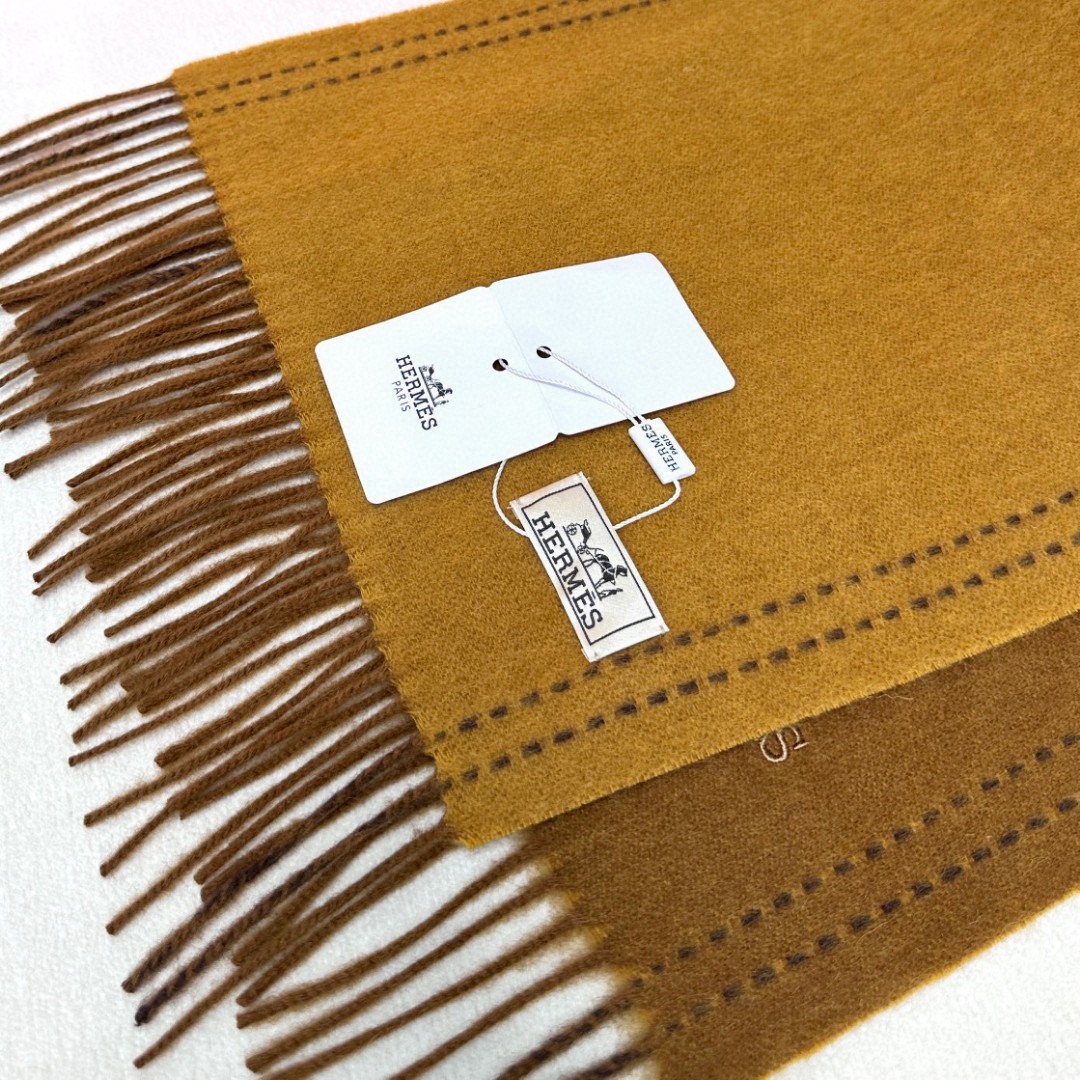 ️  HERMES🧣爱马仕2024巴黎时装展商务男士女士通用双面羊绒披肩。代工厂臻选上乘的超细羊绒纤维 