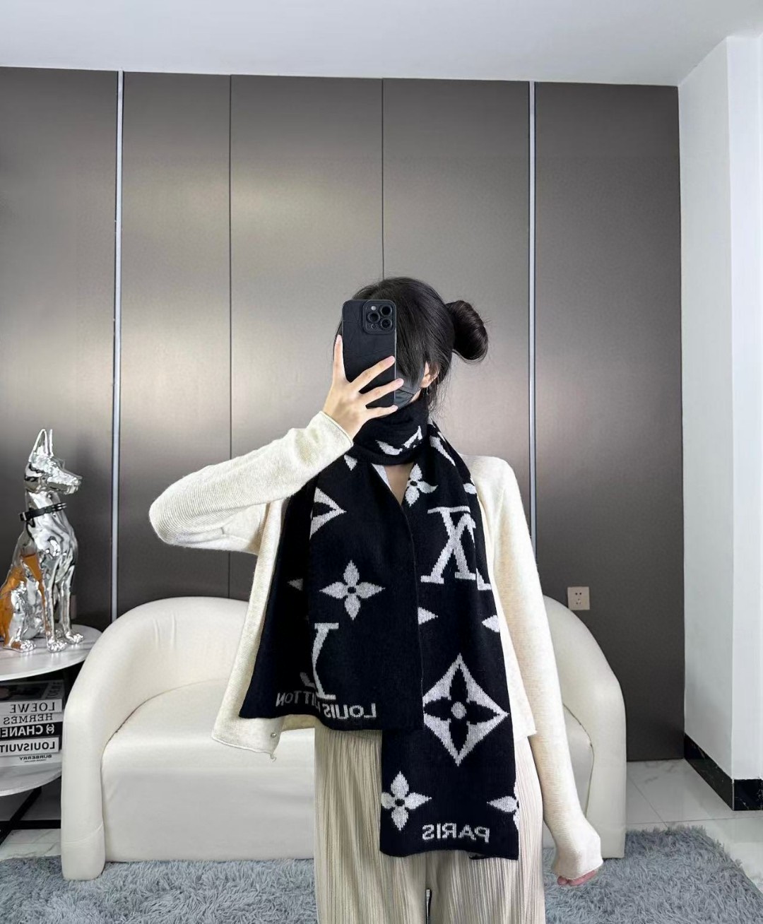   爆款上新 ！2024年最新情侣款👍👍LV 独家牛货🐂  奢华尽在尺寸之间，高端品质‼️具有超高羊绒品