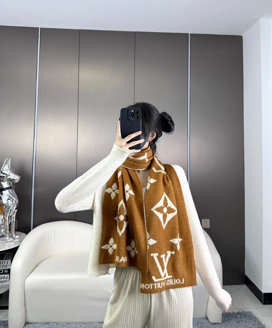  爆款上新 ！2024年最新情侣款👍👍LV 独家牛货🐂  奢华尽在尺寸之间，高端品质‼️具有超高羊绒品质