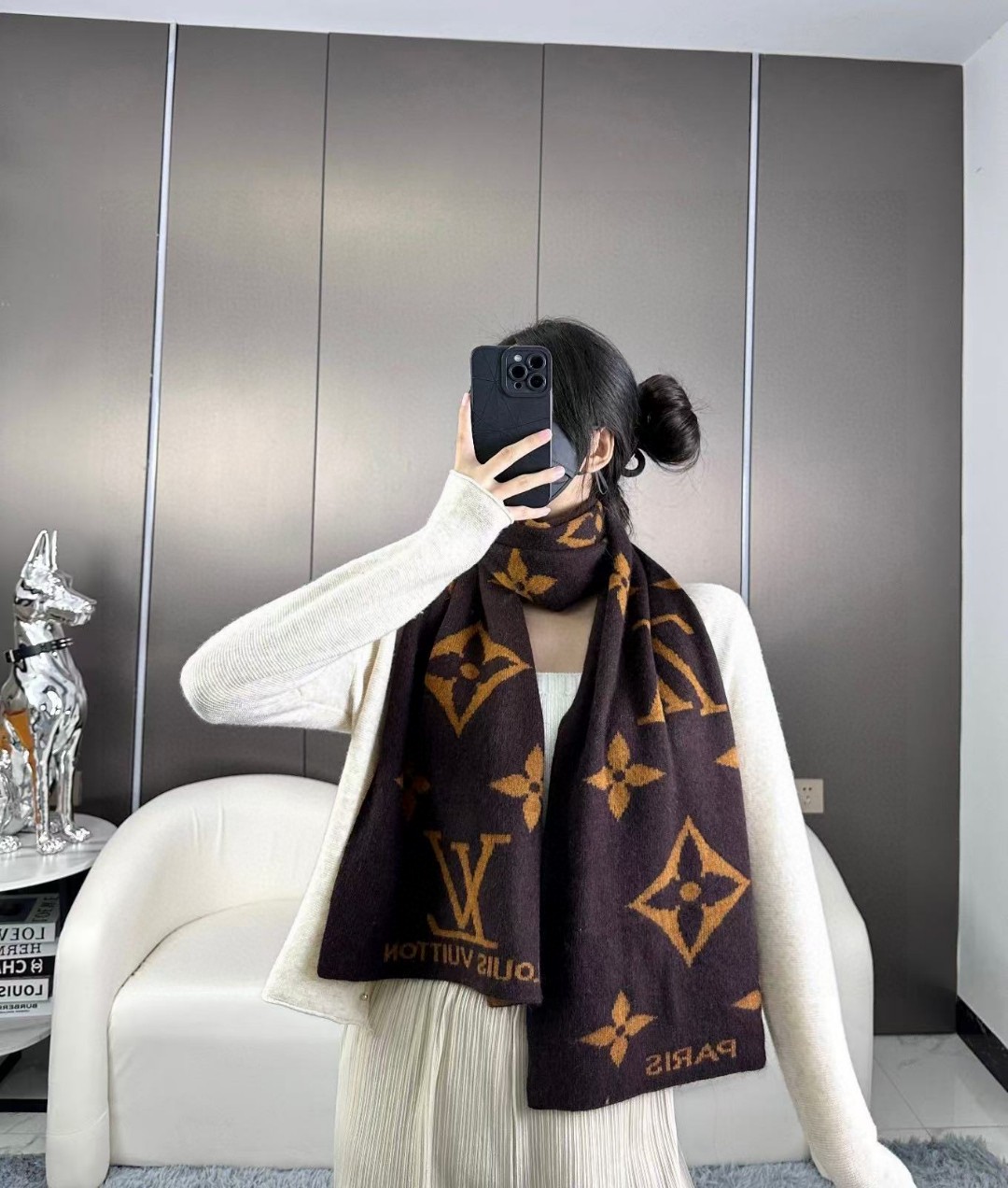   爆款上新 ！2024年最新情侣款👍👍LV 独家牛货🐂  奢华尽在尺寸之间，高端品质‼️具有超高羊绒品