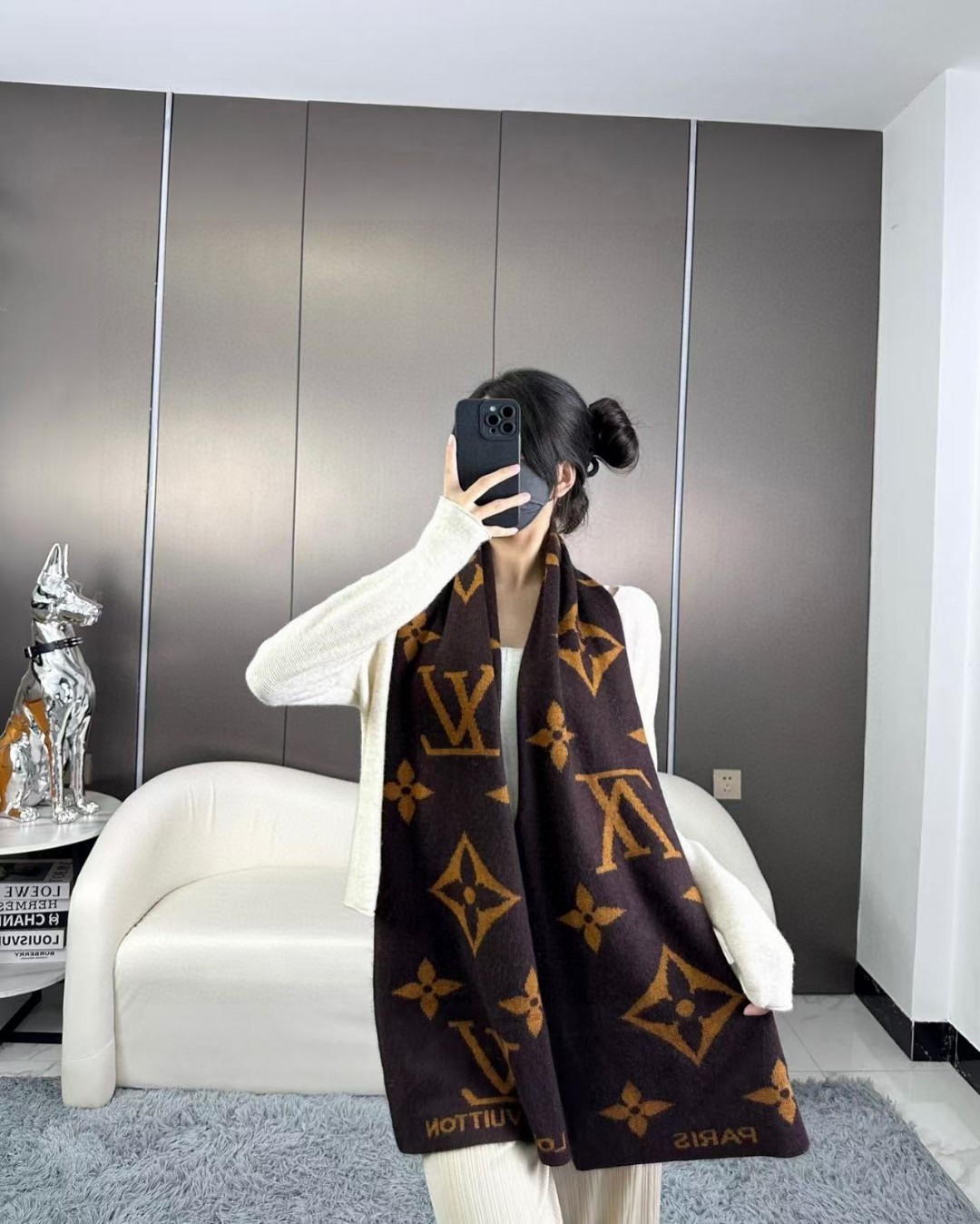  爆款上新 ！2024年最新情侣款👍👍LV 独家牛货🐂  奢华尽在尺寸之间，高端品质‼️具有超高羊绒品