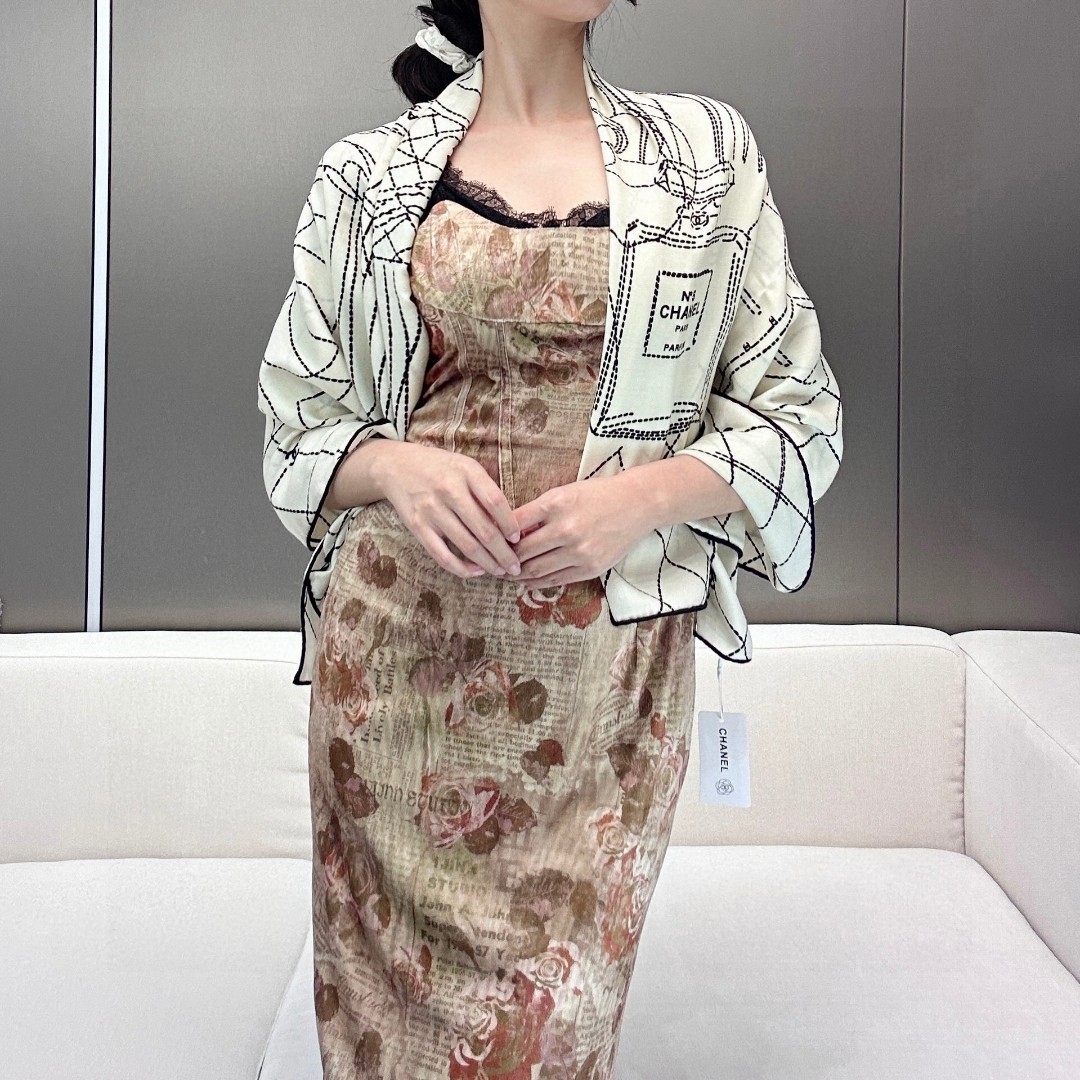 香奈儿上新❤️【提花丝绒款】
Chanel 【▪️温柔而娴静,箱包logo优雅气质!】柔软顺滑的感