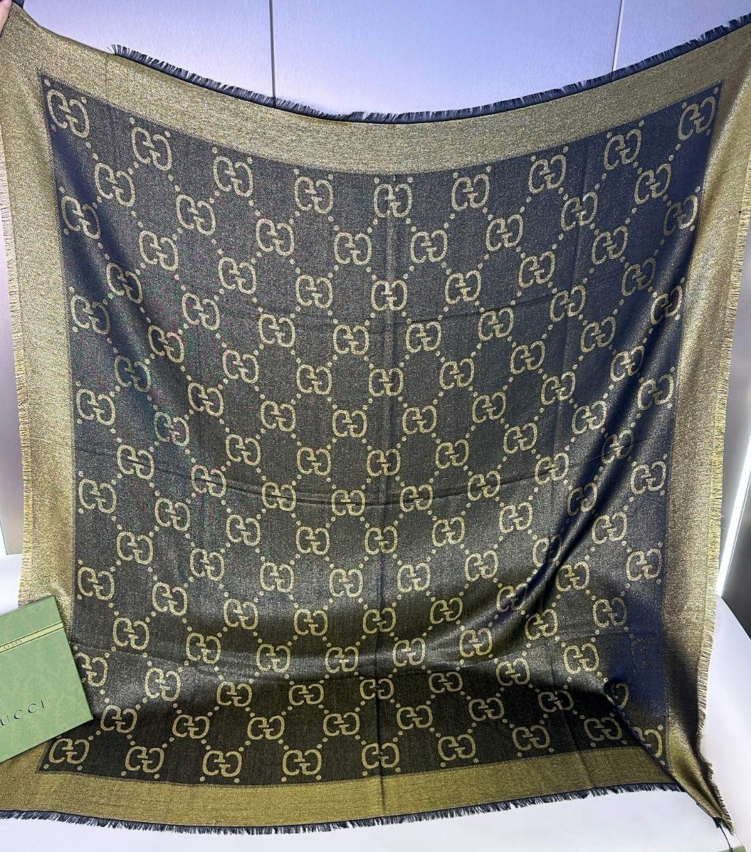 
💕G家【GG金线提花披肩140】方巾，璀璨至极，女神必备的，实物真的美得太闪耀了，品质极好‼️款式经典