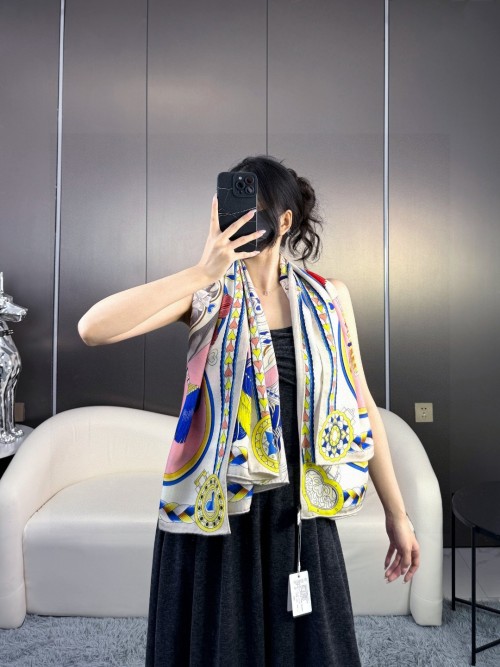 Hermès Velvet Cashmere Silk Scarf 135cm - Double-Sided, Top Quality 1 Hermès Velvet Cashmere Silk Scarf 135cm – Double-Sided, Top Quality
