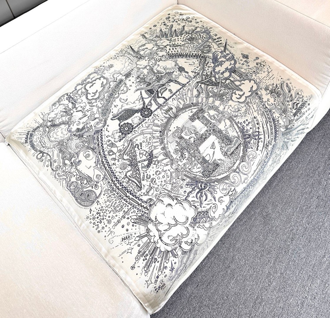  “正在接通中”90方巾
【16mm顶级真丝单面面同色印花】
手工卷边斜纹真丝方巾（100%桑蚕丝）。
