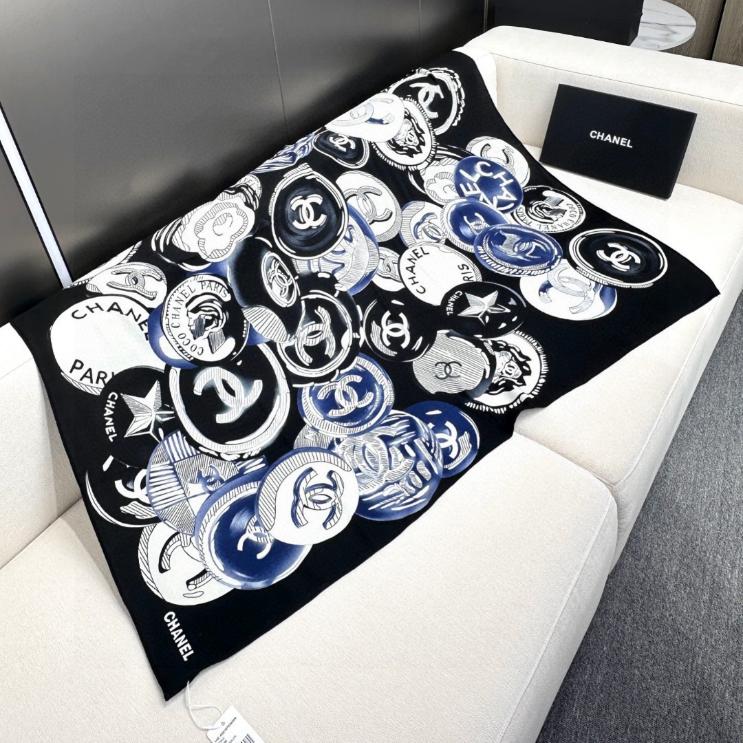 【钱币】高性价比香奈儿（CHANEL） 【双面同色】 高密度 高工艺140*140大披肩，70%羊绒➕3