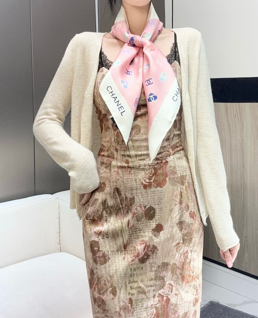  ✨✨CHAMEL【小香蝴蝶结90】真丝方巾‼️抢‼️VIP推荐  ‼️👍下手一定要快【高端  大爱❤️