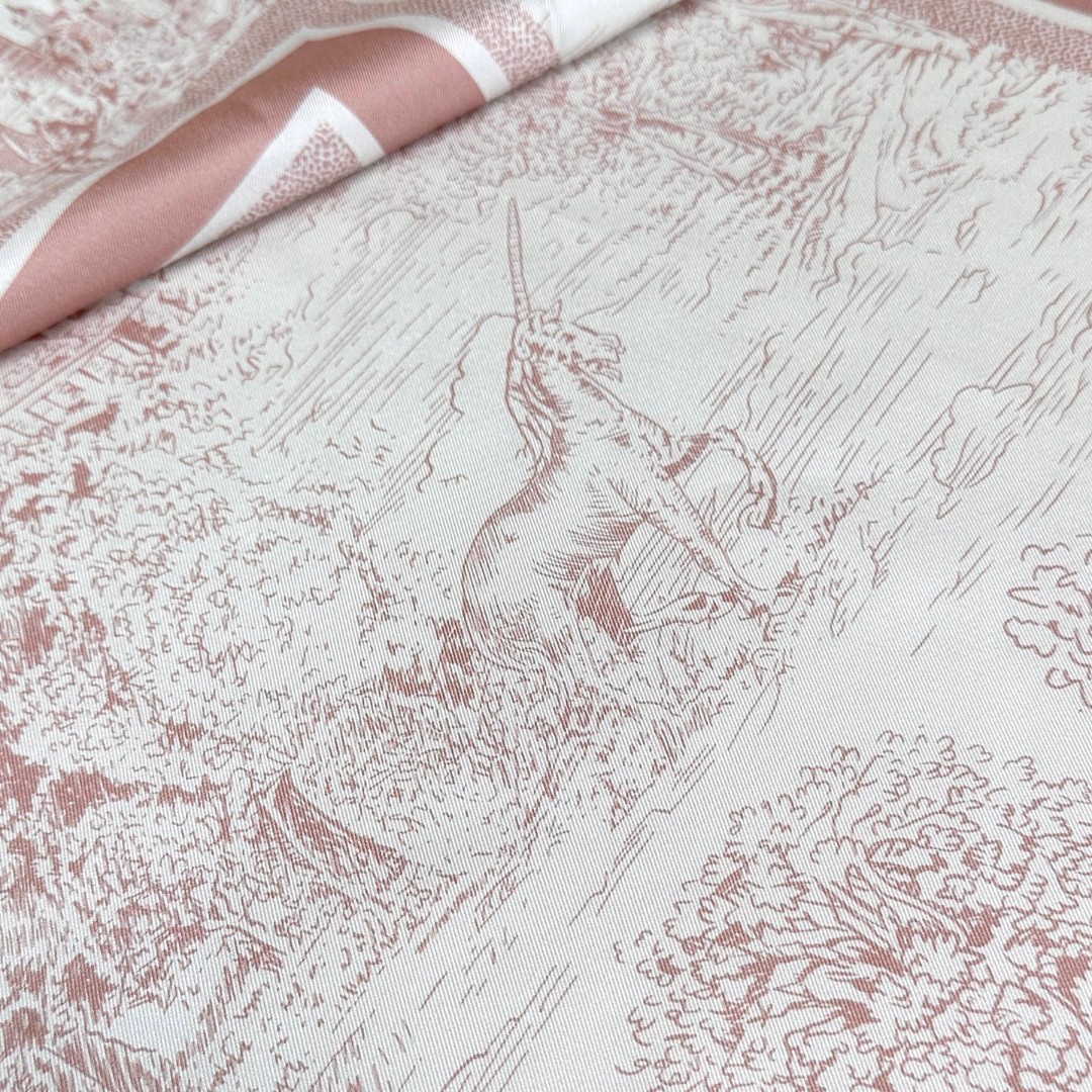 
𝐃𝐈𝐎𝐑 𝟐𝟓早春新款《苏格兰茹伊丝巾》
Size：90x90cm 100%真丝斜纹绸 16mm原单克