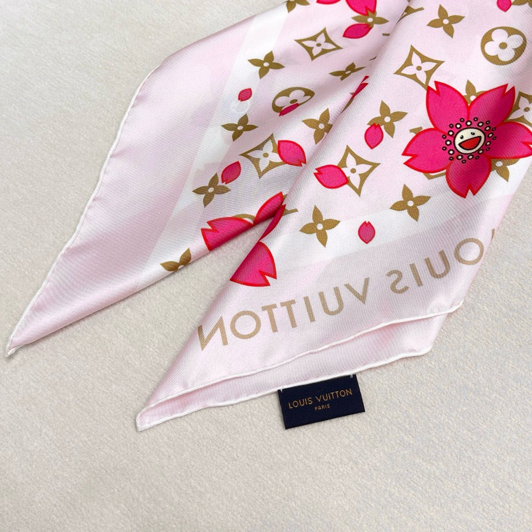  LV x TM MONOGRAM CHERRY BLOSSOM .
 18mm顶级真丝双面同色丝巾
本