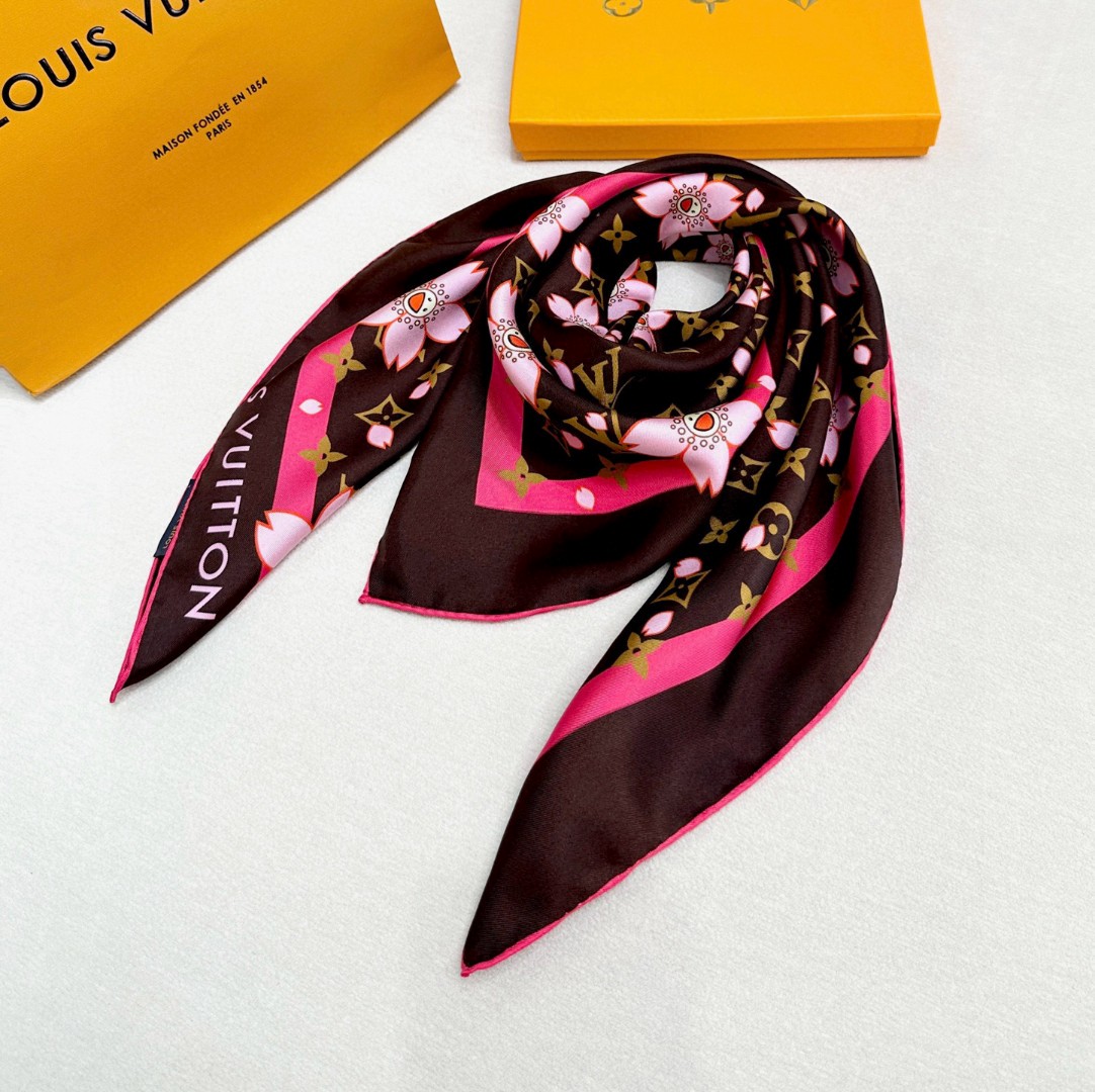  LV x TM MONOGRAM CHERRY BLOSSOM 
 18mm顶级真丝双面同色丝巾
本款