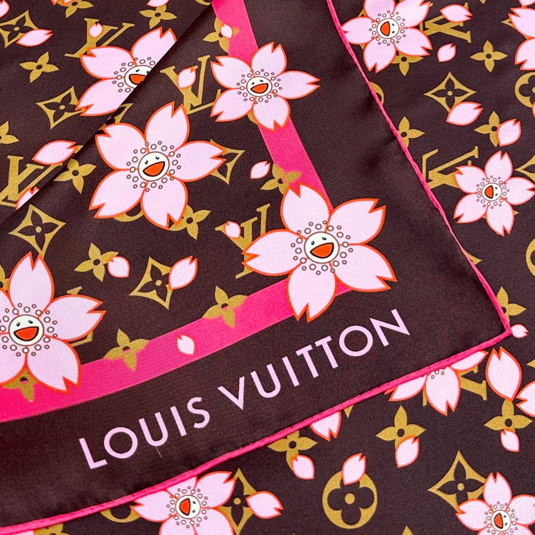  LV x TM MONOGRAM CHERRY BLOSSOM 
 18mm顶级真丝双面同色丝巾
本款