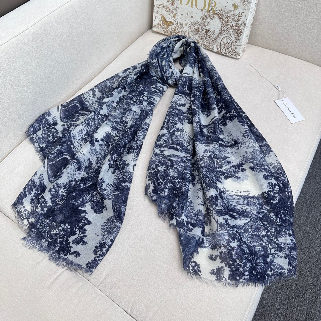  Dior新款伊如动物丛林丝羊绒围巾长款披肩！纯粹的高级和时髦感！太有品味了！！】好看死了，质感有腔调！