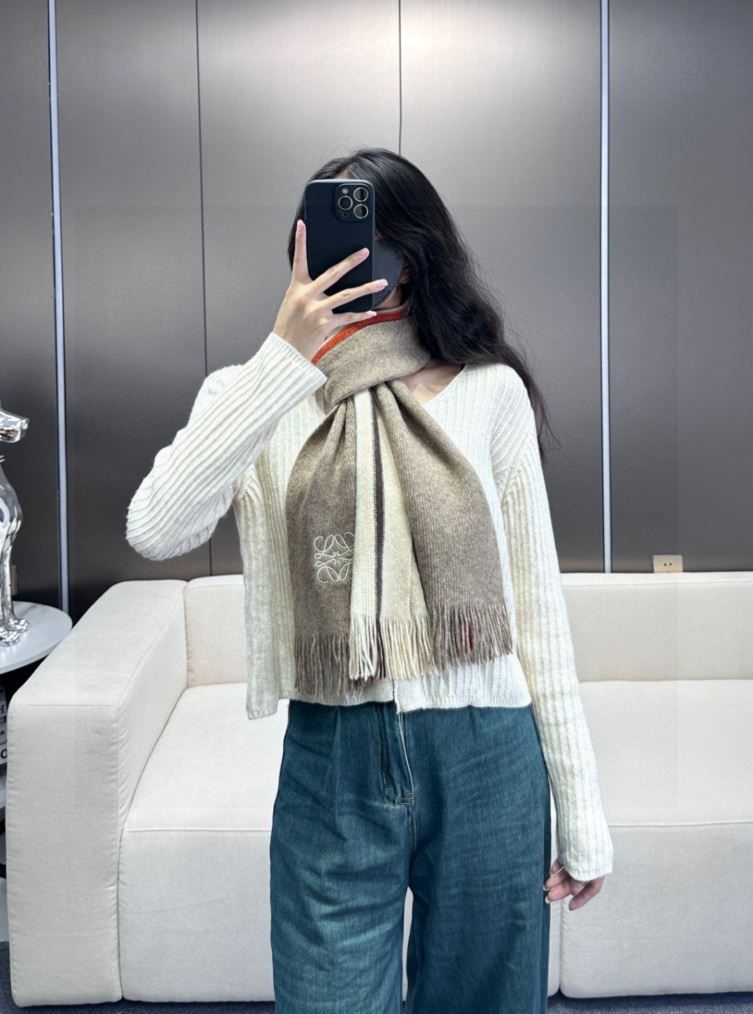    上新！2024年男女同款，百分百纯羊绒 LOEWE（罗意微）同步专柜，高端羊绒针织围巾！】可正式，