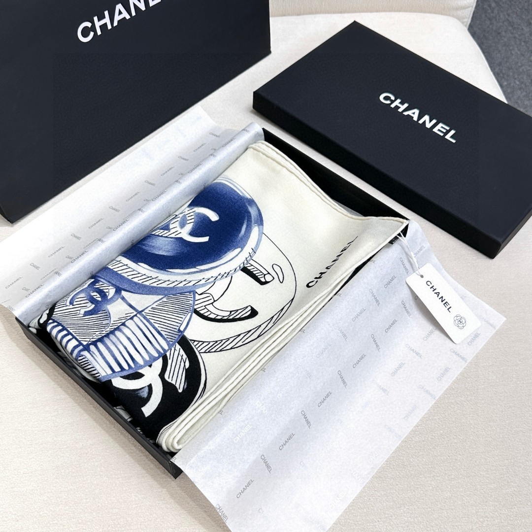  【钱币】
高性价比香奈儿（CHANEL）  【双面同色】 高密度 高工艺
140*140大披肩，70%