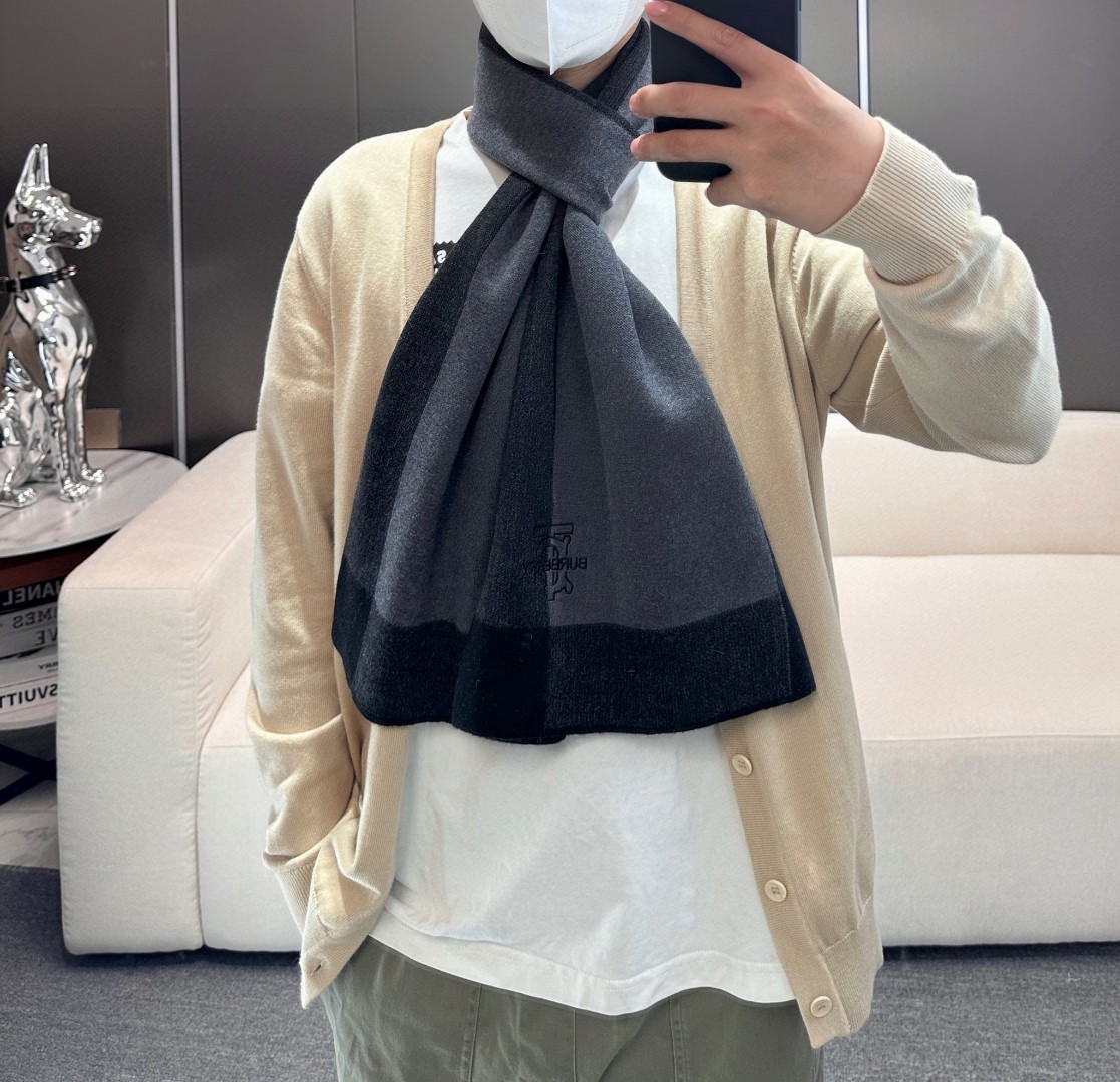  Burberry爆款上新 高端男士围巾👍【TB羊绒格纹】独家牛货🐂  奢华尽在尺寸之间，高端品质‼️具