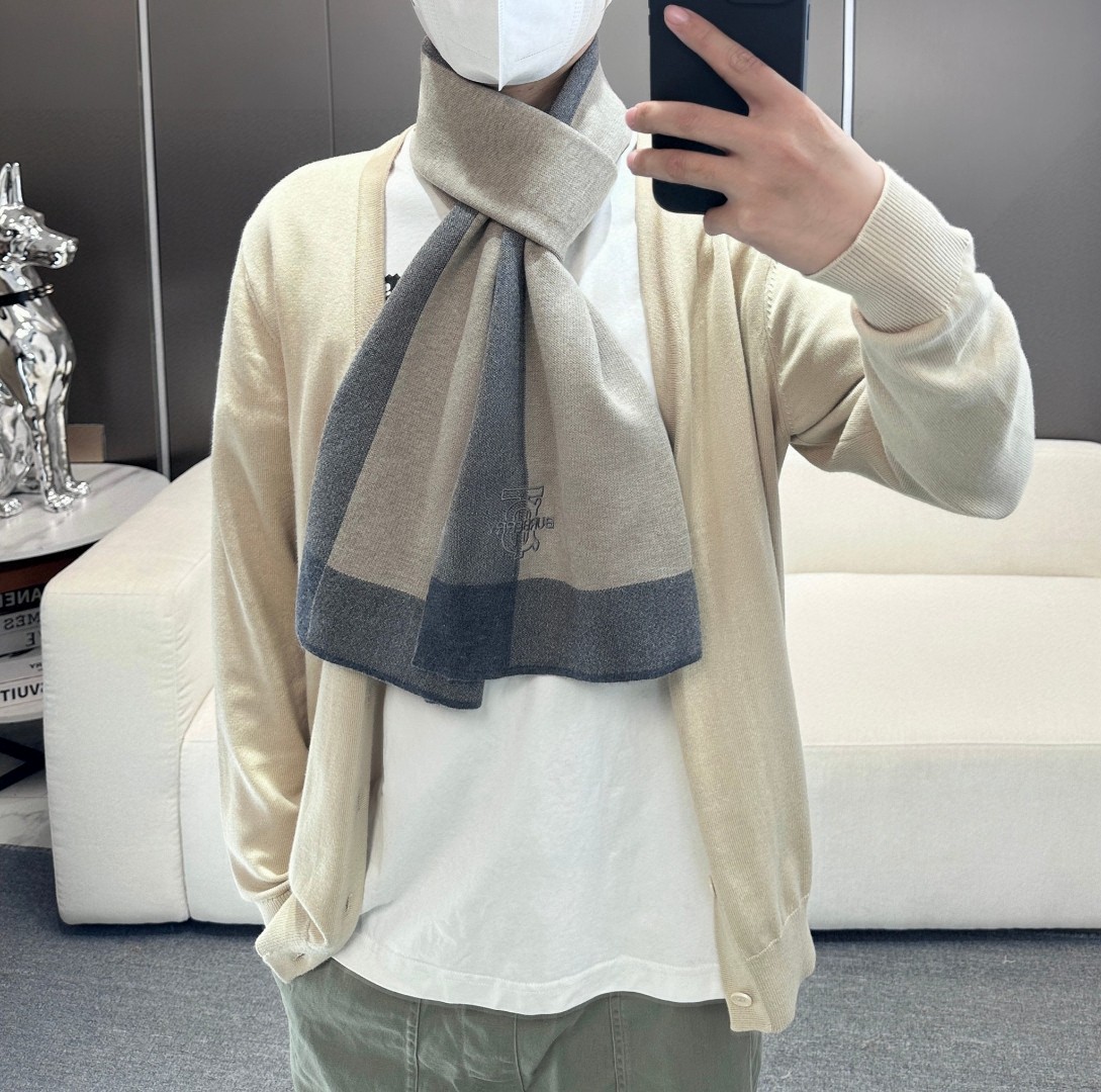  Burberry爆款上新 高端男士围巾👍【TB羊绒格纹】独家牛货🐂  奢华尽在尺寸之间，高端品质‼️具