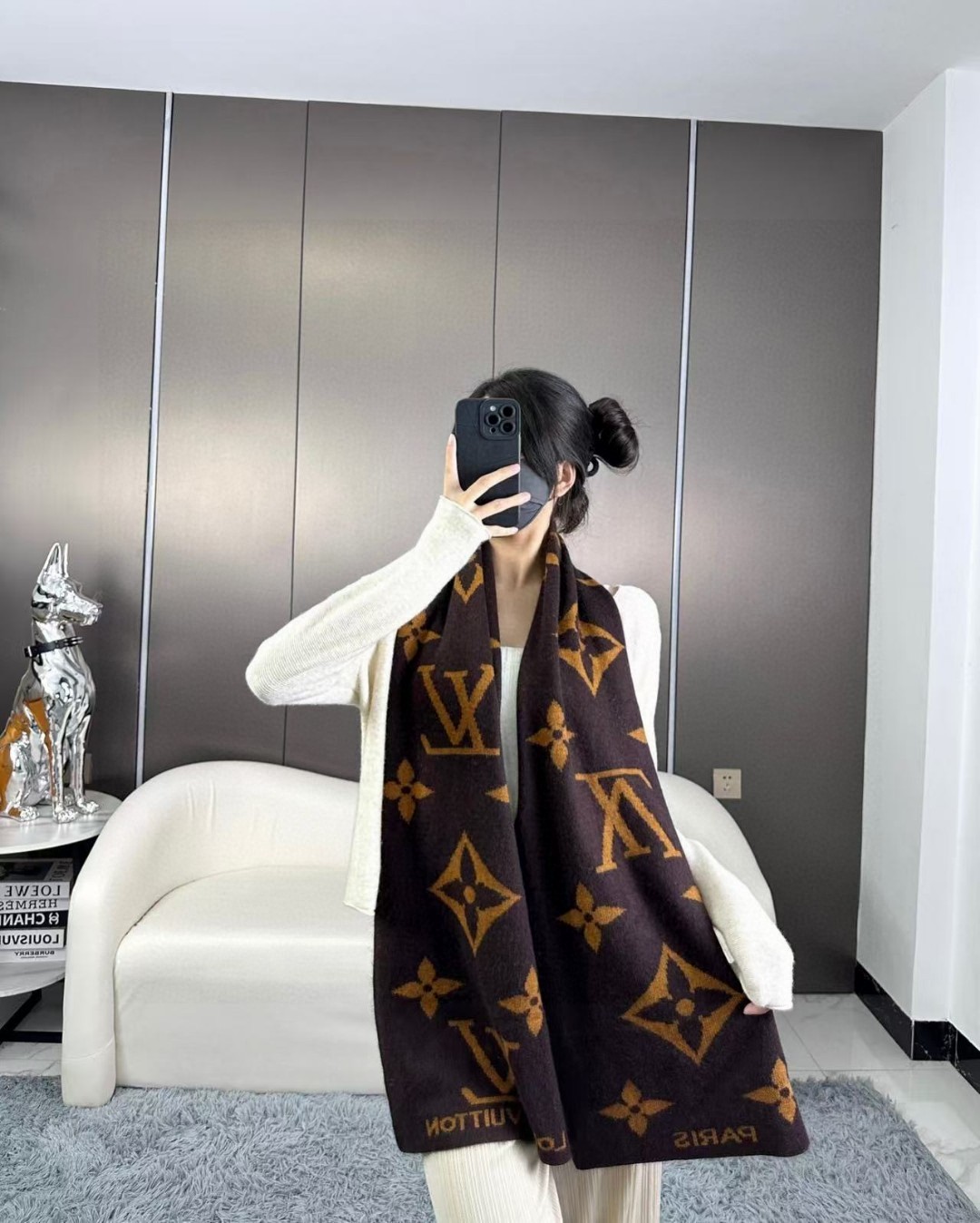  爆款上新 ！2024年最新情侣款👍👍LV 独家牛货🐂  奢华尽在尺寸之间，高端品质‼️具有超高羊绒品