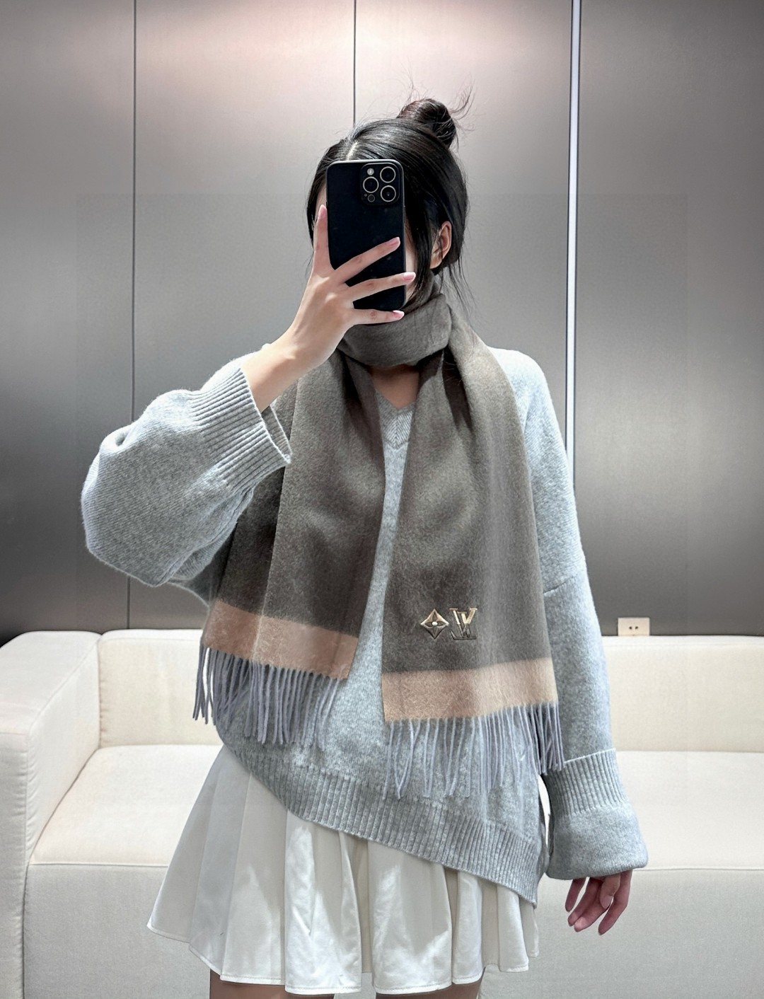   怒赞自留，难得的高端女款‼️家属福利‼️LV非常正的男女围巾~面料大爱，非常柔软细腻舒服，‼️大气简