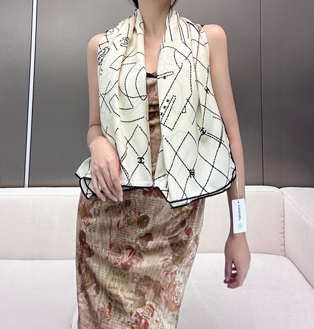 香奈儿上新❤️【提花丝绒款】
Chanel 【▪️温柔而娴静,箱包logo优雅气质!】柔软顺滑的感