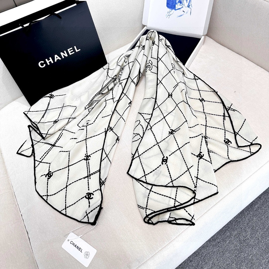 香奈儿上新❤️【提花丝绒款】
Chanel 【▪️温柔而娴静,箱包logo优雅气质!】柔软顺滑的感