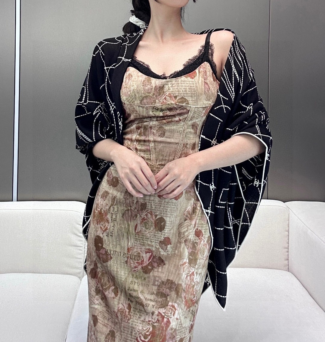 香奈儿上新❤️【提花丝绒款】
Chanel 【▪️温柔而娴静,箱包logo优雅气质!】柔软顺滑的感