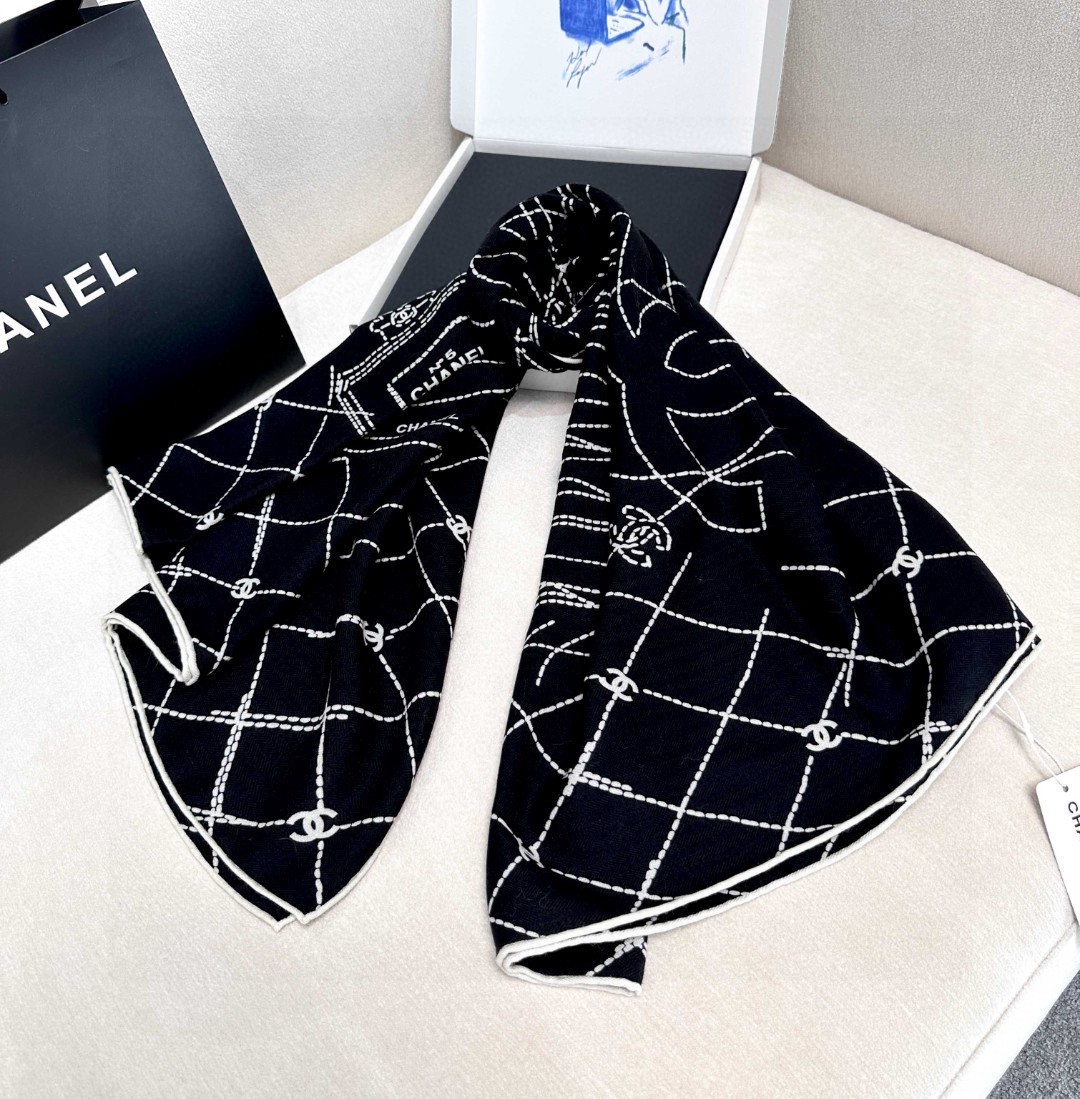 香奈儿上新❤️【提花丝绒款】
Chanel 【▪️温柔而娴静,箱包logo优雅气质!】柔软顺滑的感