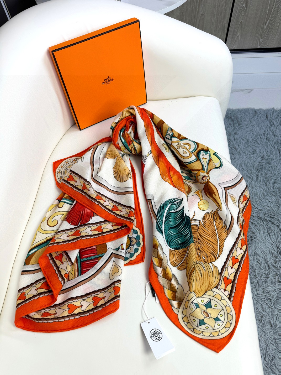   2024年专柜同步 Hermes【双面同色 顶级丝绒方巾140推荐💕顶级工艺超值‼️爱马仕专柜爆款🎁
