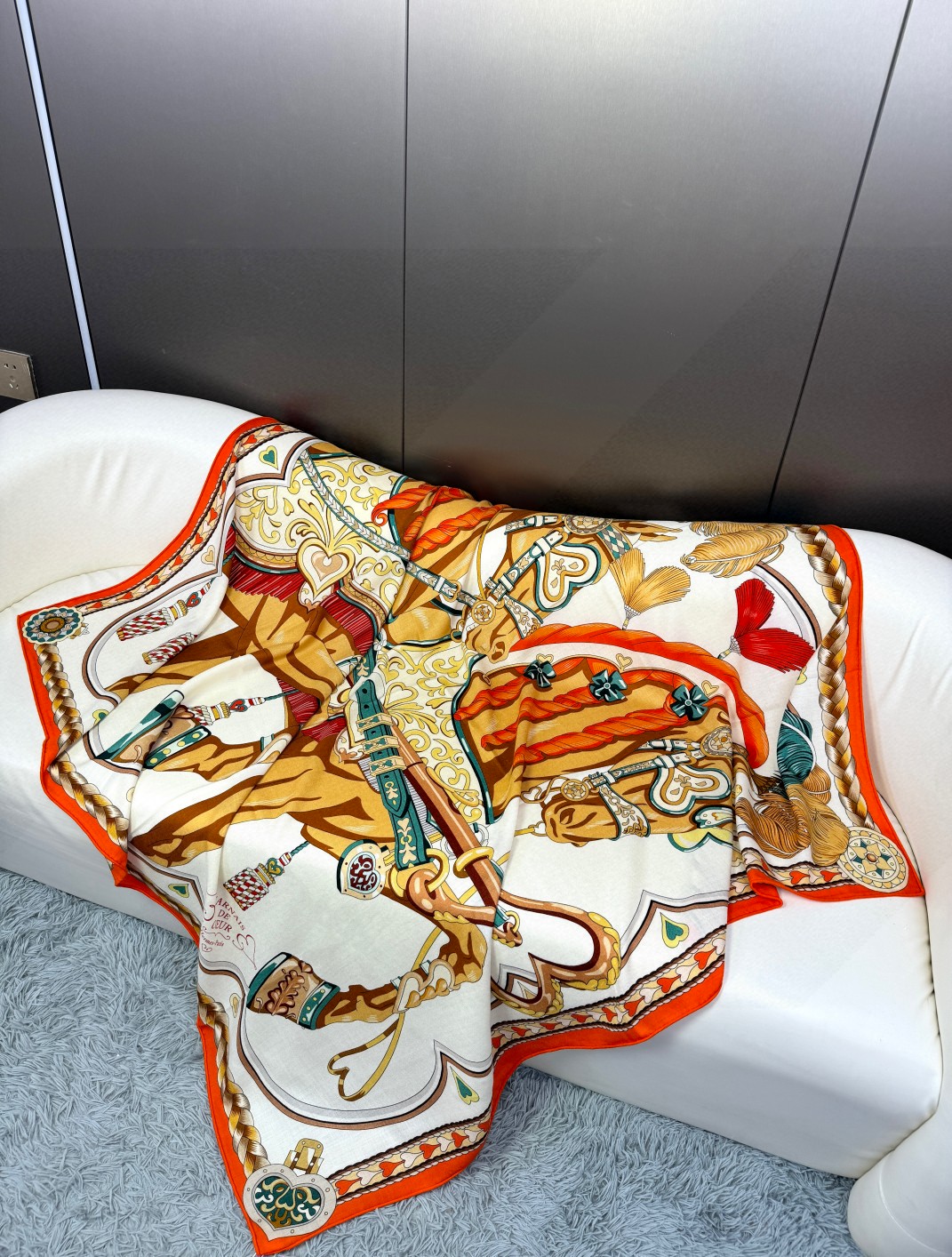   2024年专柜同步 Hermes【双面同色 顶级丝绒方巾140推荐💕顶级工艺超值‼️爱马仕专柜爆款🎁