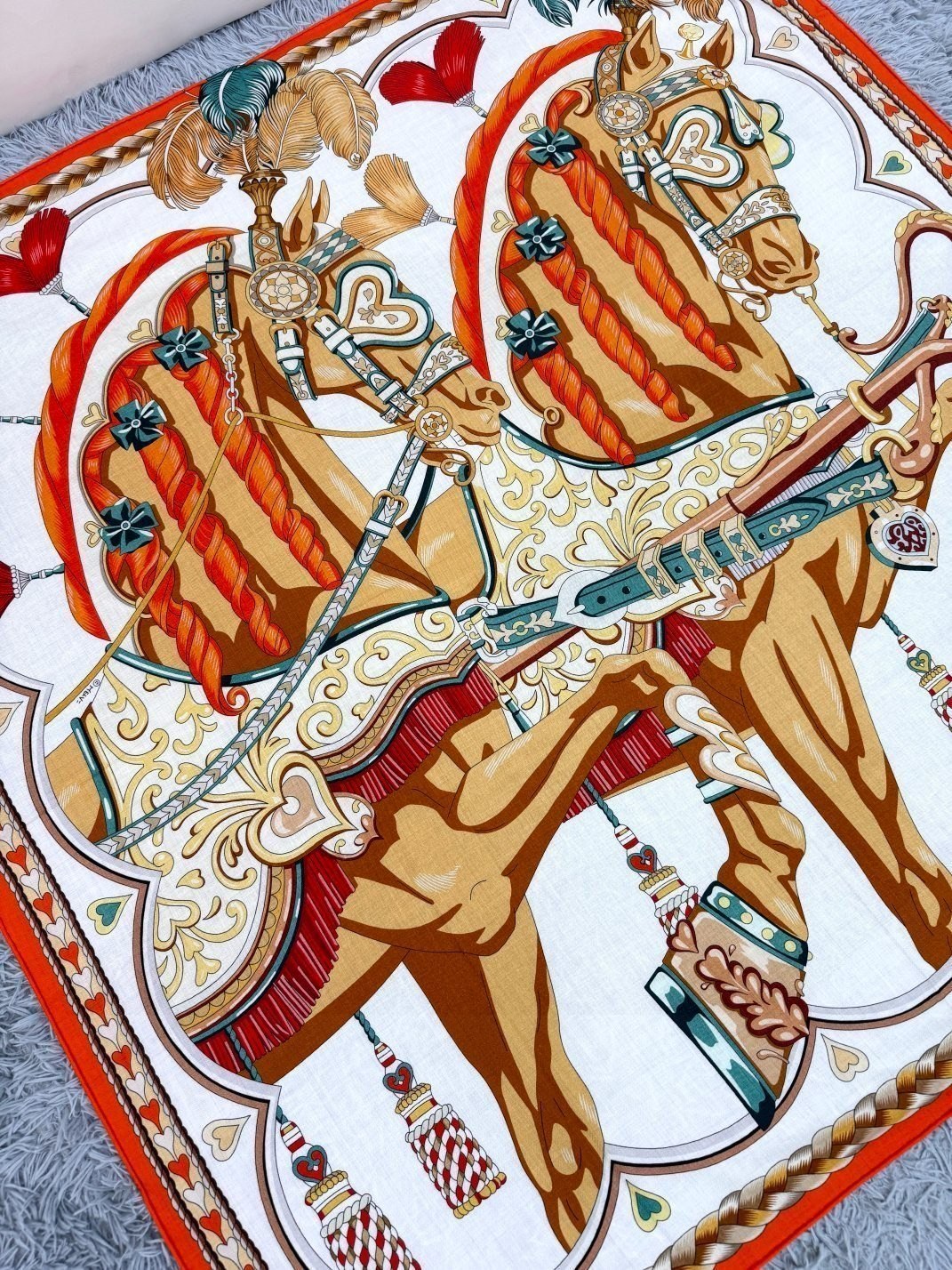   2024年专柜同步 Hermes【双面同色 顶级丝绒方巾140推荐💕顶级工艺超值‼️爱马仕专柜爆款🎁