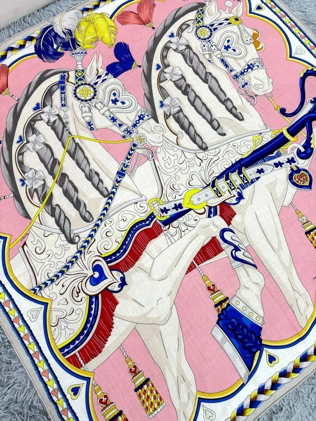   2024年专柜同步 Hermes【双面同色 顶级丝绒方巾140推荐💕顶级工艺超值‼️爱马仕专柜爆款🎁