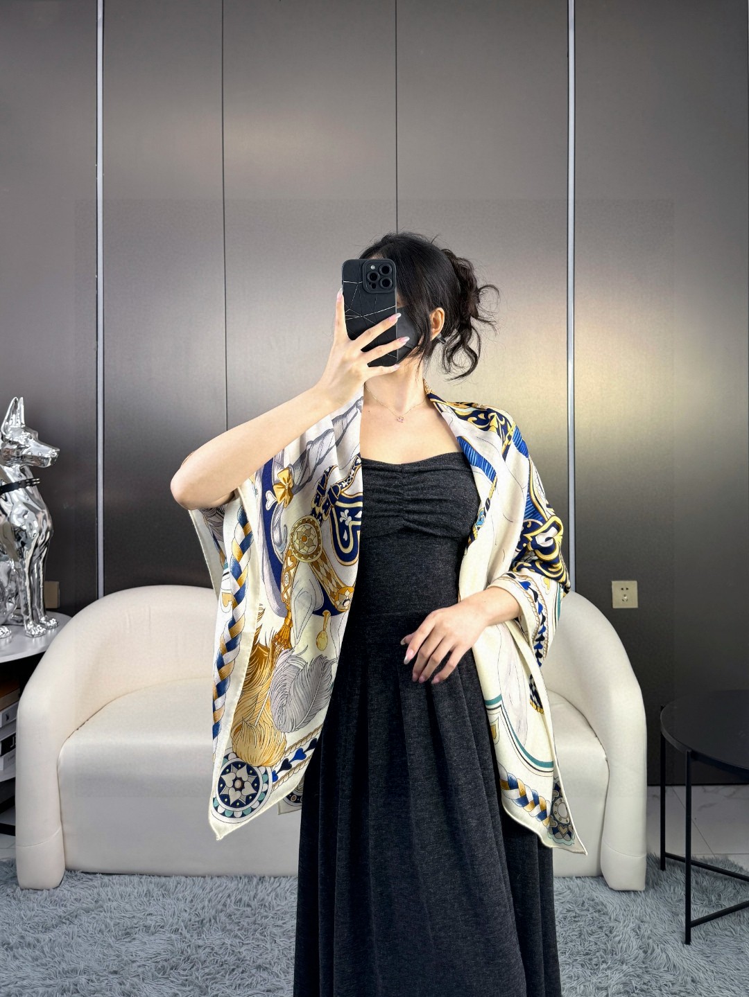  2024年专柜同步 Hermes【双面同色 顶级丝绒方巾140推荐💕顶级工艺超值‼️爱马仕专柜爆款🎁🎁