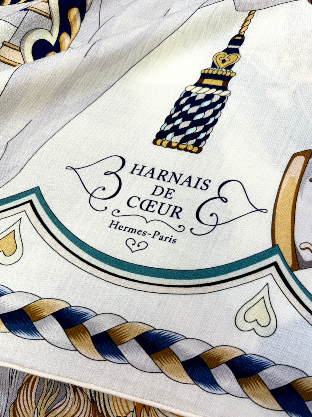  2024年专柜同步 Hermes【双面同色 顶级丝绒方巾140推荐💕顶级工艺超值‼️爱马仕专柜爆款🎁🎁