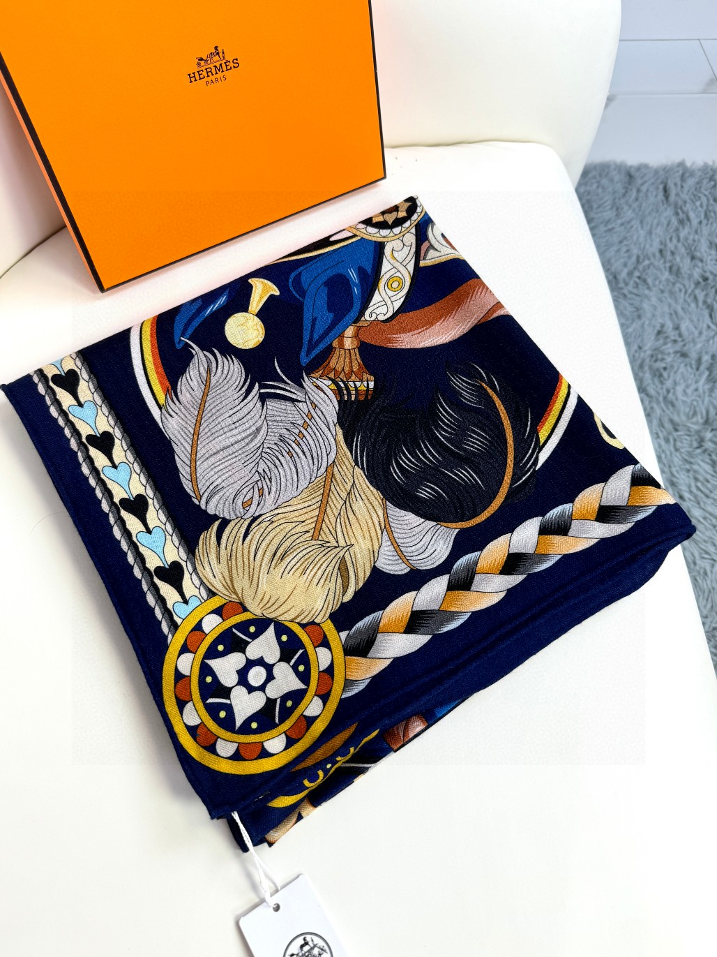   2024年专柜同步 Hermes【双面同色 顶级丝绒方巾140推荐💕顶级工艺超值‼️爱马仕专柜爆款🎁