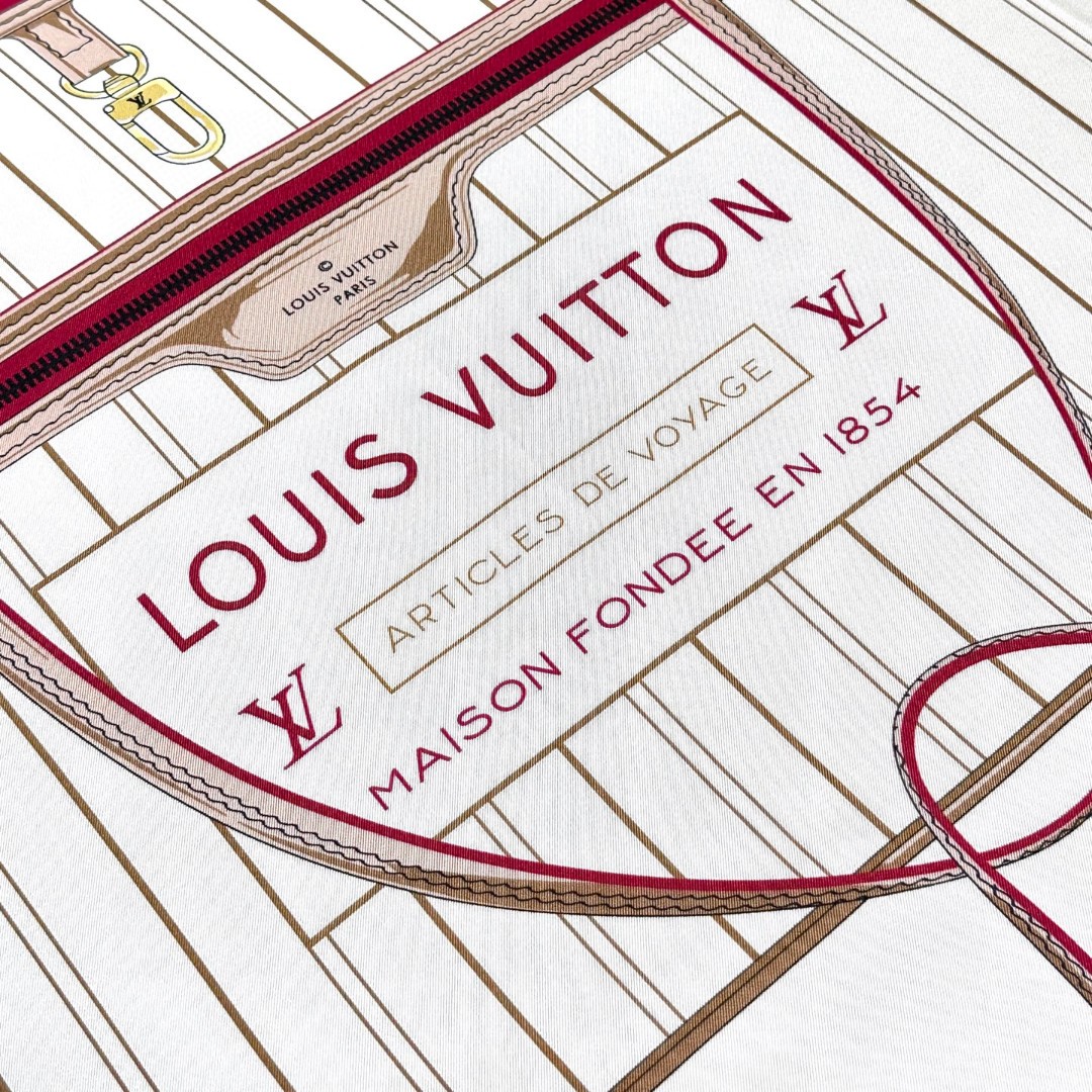 
Louis Vuitton 90 方巾
面料为最顶级16姆米桑蚕丝 手感柔软丝滑 绝对独一无二❗,金字