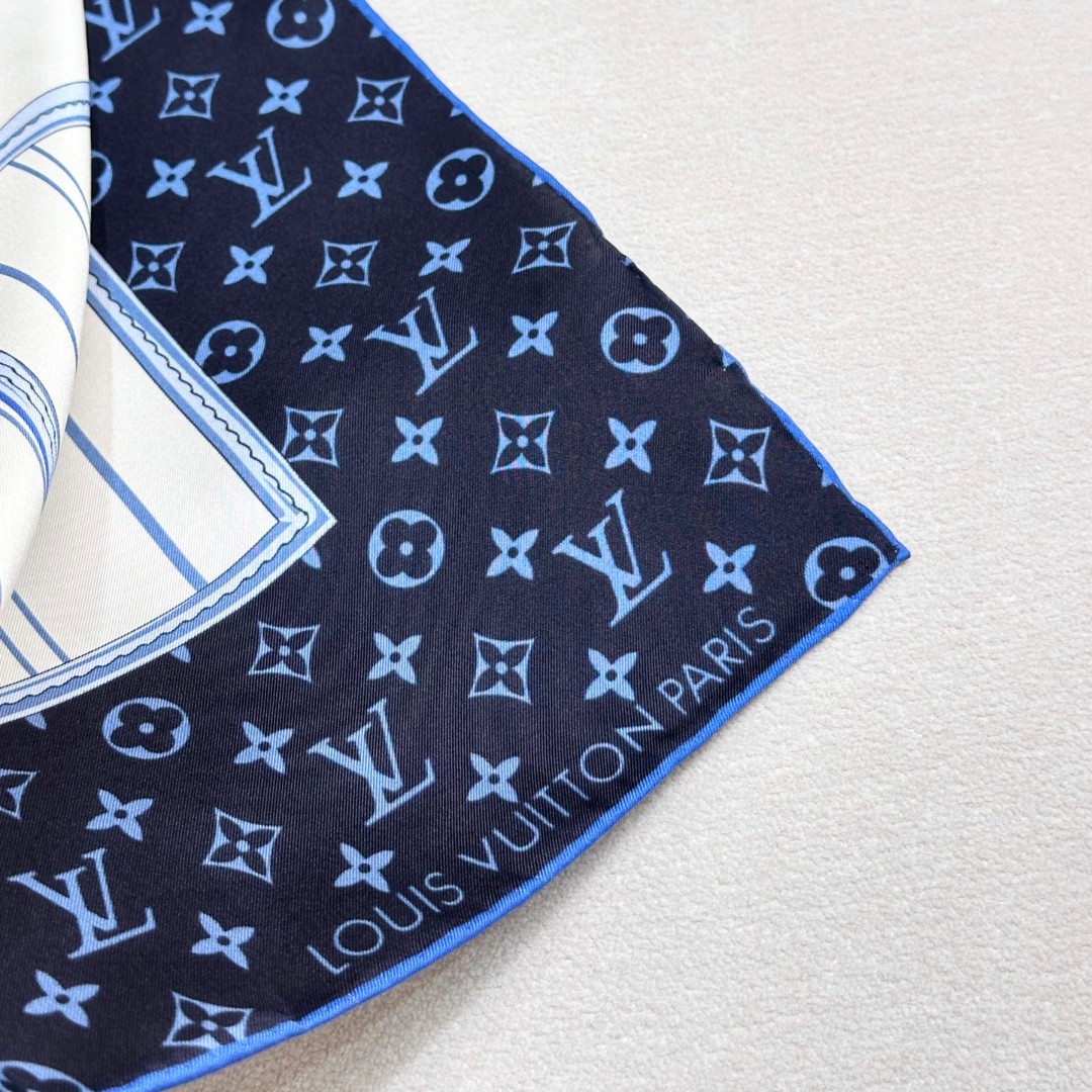 
Louis Vuitton 90 方巾
面料为最顶级16姆米桑蚕丝 手感柔软丝滑 绝对独一无二❗,金字